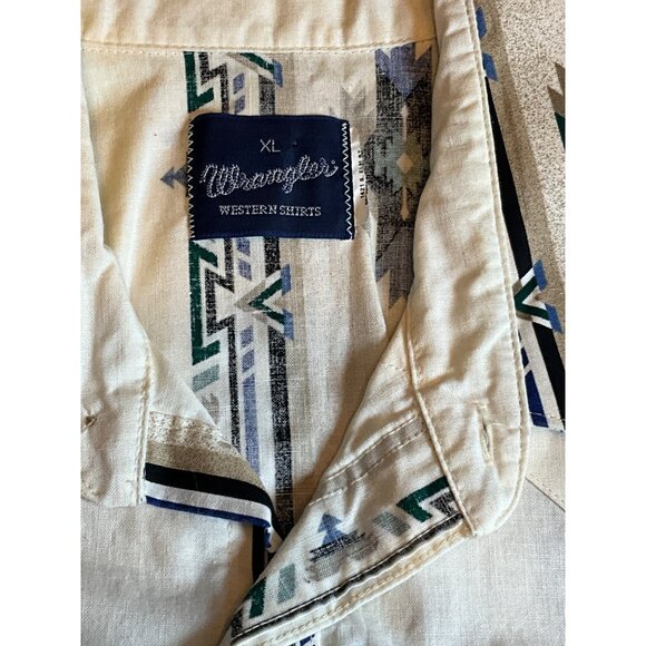 Vintage Wrangler XL Short Sleeve XL Pearl Tone Snaps Pockets with Flaps Aztec - Picture 4 of 8